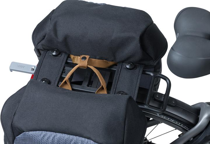 Actual product image Basil Miles (34 l, Luggage carrier bag)