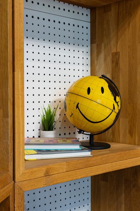Actual product image Suck UK Smiley® World Globe