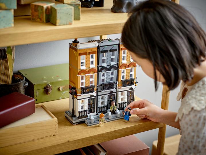 Produktbild LEGO 12 Grimmauld Place (76408, LEGO Harry Potter)