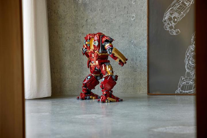 Actual product image LEGO Hulkbuster (76210, LEGO Marvel, LEGO Rare Sets)