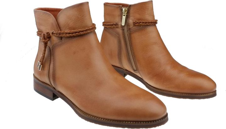 Actual product image Pikolinos Royal (36)