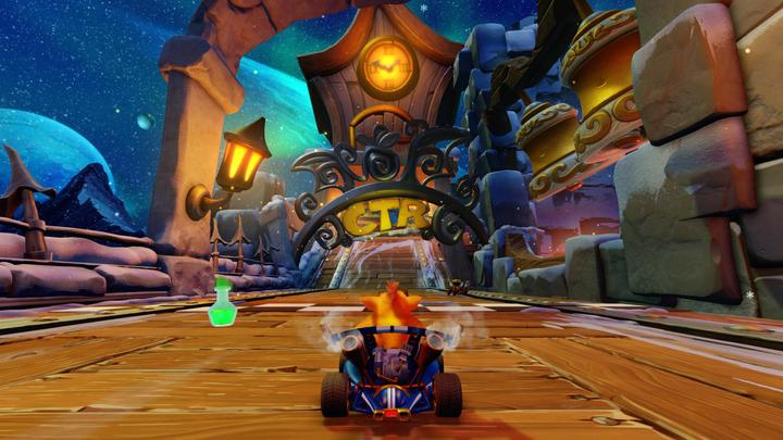 Actual product image Activision Crash Team Racing: Nitro Fueled (PS4, FR)