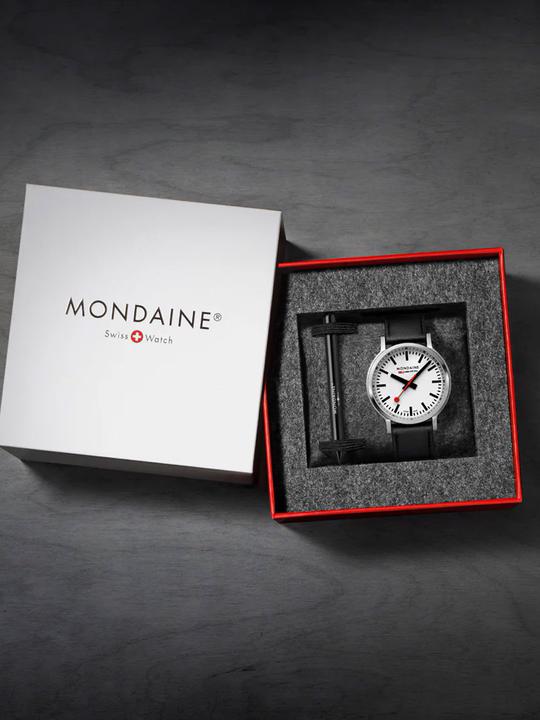 Actual product image Mondaine MST.4101B.LBV Stop2go Horloge - Station clock - Saffierglas - Staal/Kunstleer - Zilver/Zwart - 41 mm (41 mm)