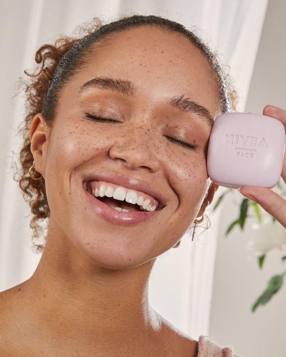 Produktbild NIVEA NATURALLY GOOD limpiador facial piel radiante 75 gr (Reinigungstücher)