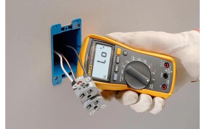Produktbild Fluke 117 Multimeter (CAT III)