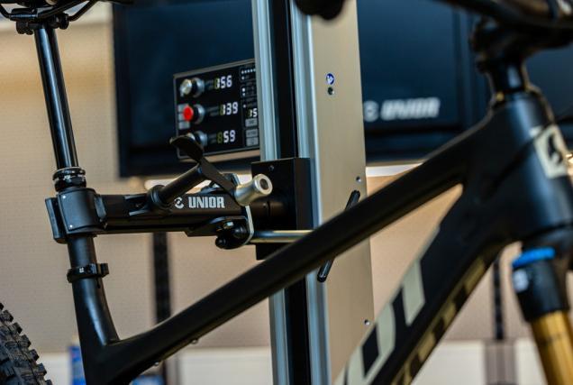 Actual product image Unior 1693EL Electric repair stand 2.0 with plate, 220V, black