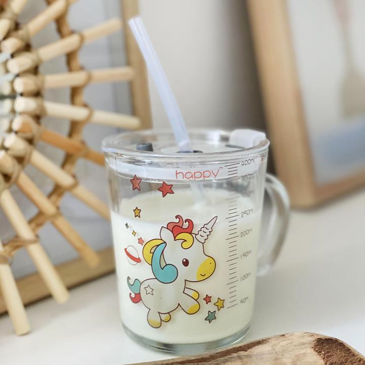 Produktbild Intirilife Kinder Trinkbecher mit Deckel, Skala und Strohhalm