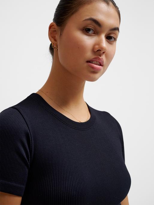 Actual product image hummel hmlPULSE SEAMLESS RIB W T-SHIRT S/S (XL)