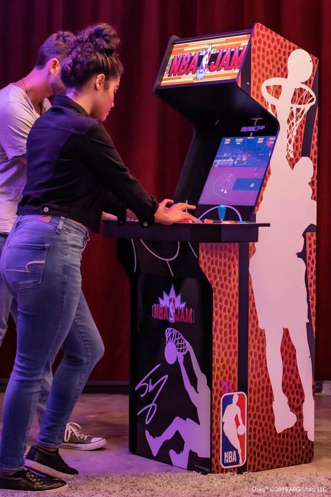 Produktbild Arcade1Up ARCADE 1 Up Nba Jam Shaq Xl Arcade Machine