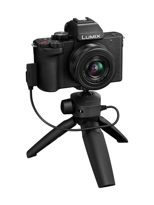 Actual product image Panasonic Lumix DC-G100D + AF 12-32mm f/3.5-5.6 asph. + tripod grip DMW-SHGR2 (12 - 32 mm, 20.30 Mpx, Micro Four Thirds)