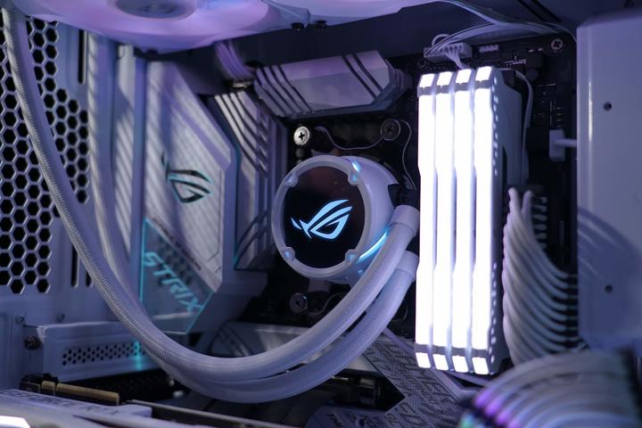 Image du produit ASUS ROG Strix LC 360 RGB White Edition Refroidissement complet par eau