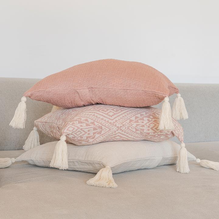 Produktbild Jean & Len Jean&Len Kissenbezug mit Quasten 45 cm x 45 cm, Rosa (45 x 45 cm)