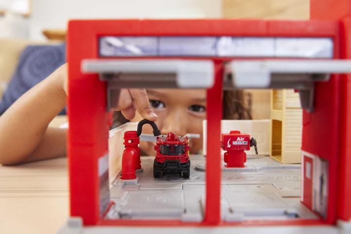 Actual product image Matchbox Fire station playset