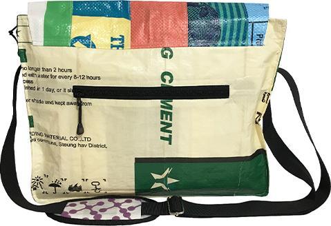 Produktbild Bekos Upcycling - Umhängetasche XL aus recycelten Säcke Patchwork Elephant