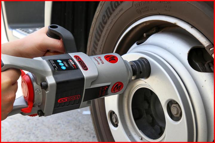 Produktbild KS Tools 1" superMONSTER Hochleistungs-Druckluft-Schlagschrauber, 3405 Nm, Länge 350 mm (Druckluft)