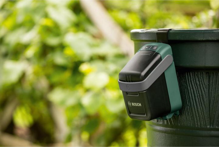 Produktbild Bosch Home & Garden GardenPump 18V-2000 (Regenfasspumpe)