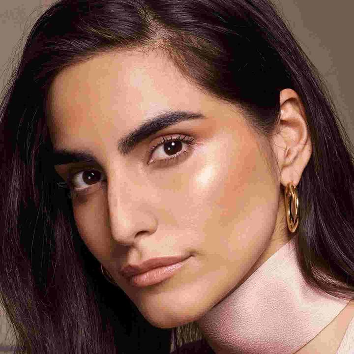 Actual product image Max Factor Facefinity Highlighter Powder (002 Golden Hour, Highlighter, 8 g)