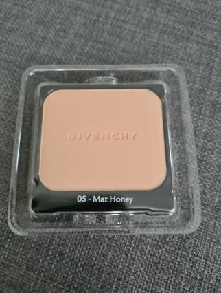 Produktbild Givenchy Matissime Velvet Compact Powder Foundation 05 Mat Honey 9g (Mat Honey)