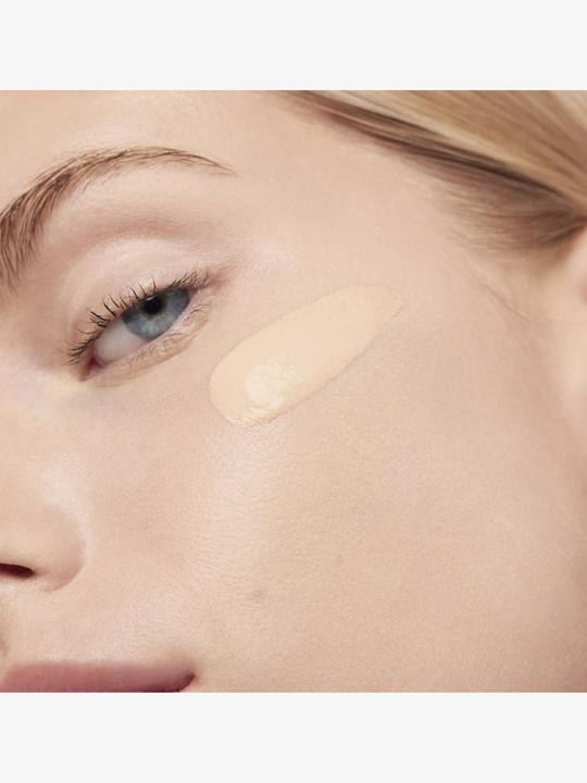Actual product image Yves Saint Laurent All Hours Foundation Light Cool 5 Fl 25 ml (No. 05 - Light Cool)