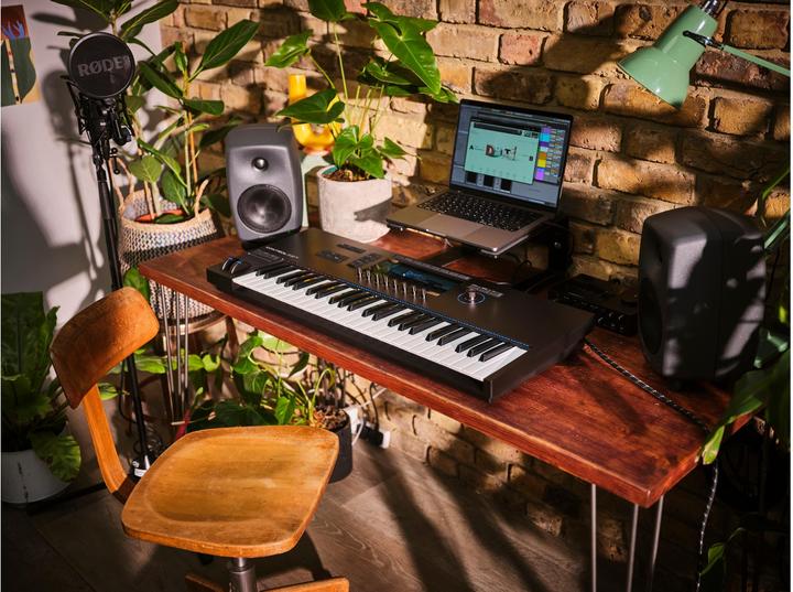 Produktbild Native Kontrol S49 MK3 (Keyboard)