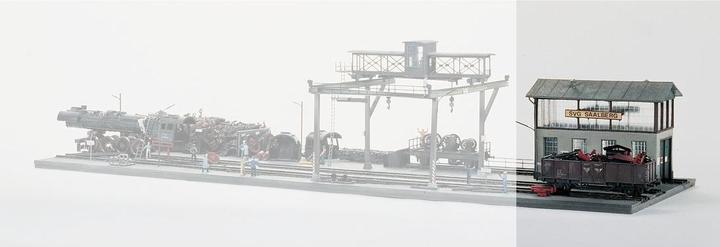 Produktbild Piko Lok-Schrottplatz Werkstätte