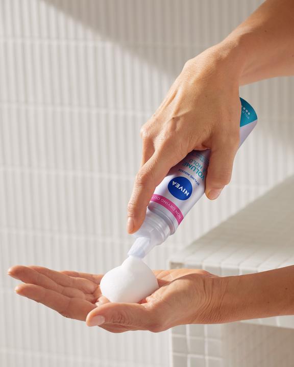 Immagine prodotto NIVEA Volumen Pflege Schaumfestiger DUO (300 ml, Schiuma a volume)