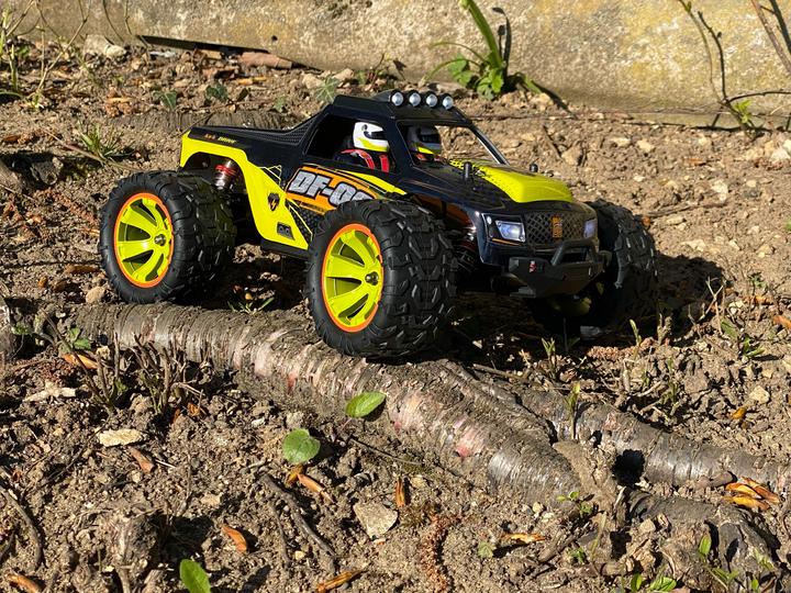 Immagine prodotto DF-Models DF06-EVOLUTION Truck elettrico spazzolato 4WD 1:14 RTR (RTR pronto all'uso)