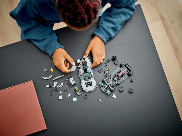 Image du produit LEGO Mercedes-AMG F1 W12 E Performance & Mercedes-AMG Project One (76909, LEGO Speed Champions)