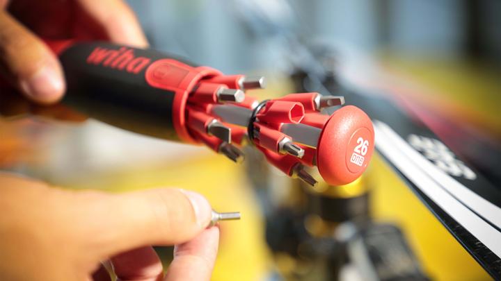 Produktbild Wiha Schraubendreher mit Bit Magazin (Torx (TX), Phillipps-Kreuzschlitz (PH), Pozidriv-Kreuzschlitz (PZ), Hex, Schlitz, Vierkant)