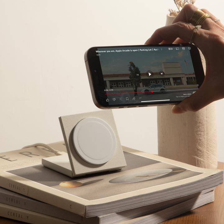 Actual product image Native Union Rise Solo Qi2 Wireless Charger Sandstone (15 W)