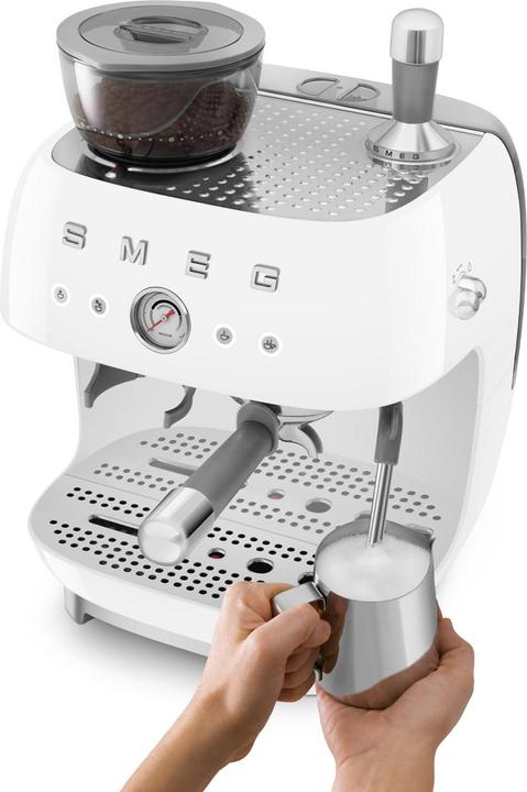 Actual product image Smeg EGF03WHEU Espresso machine, fully automatic coffee machine 50s Style, white