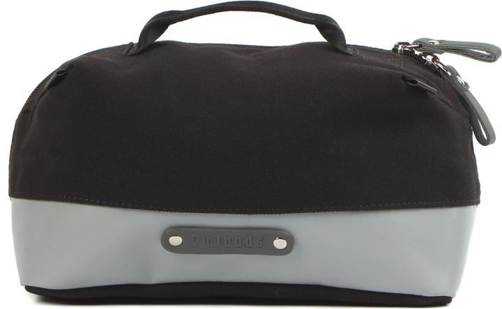 Necessaire