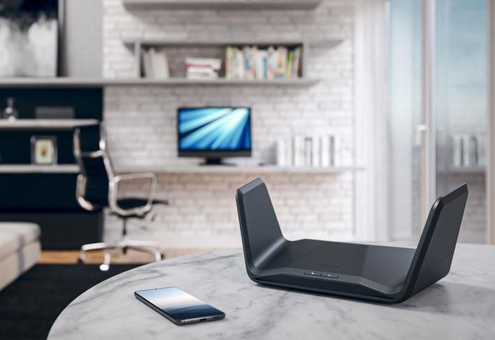 Produktbild Netgear Nighthawk RAXE300