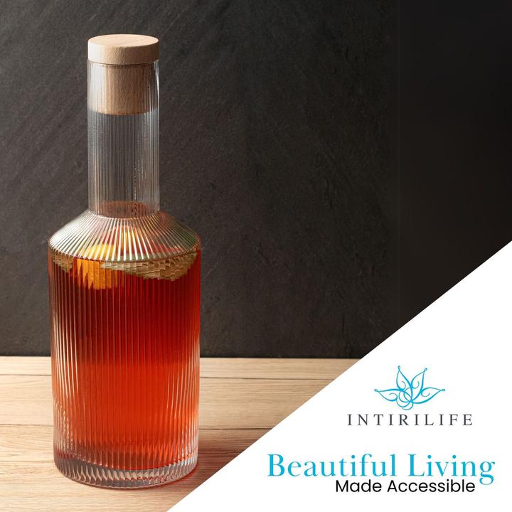 Actual product image Intirilife Glass carafe with golden rim and cork (1.70 l)
