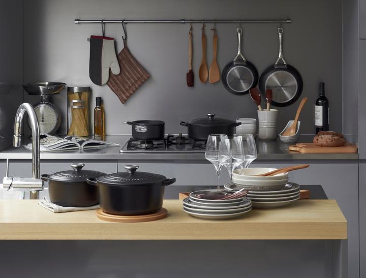 Produktbild Le Creuset Signature (28 cm, Bräter + Schmortopf, Gusseisen)