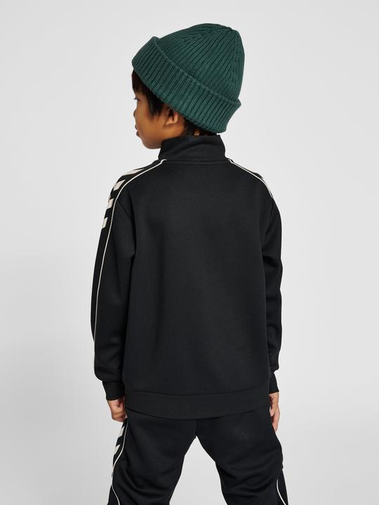 Actual product image hummel Track Tracksuit (140)
