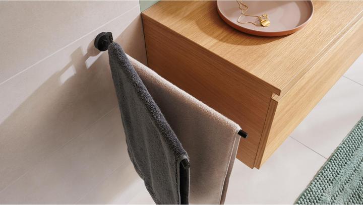 Image du produit tesa Porte-serviettes MOON BLACK à deux bras avec solution adhésive sans perçage