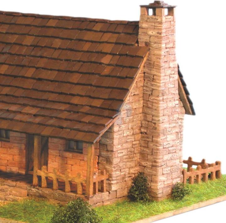Actual product image Block Cuit. 3D Ceramic Model Kit -Old Farmhouse (26 x 14 x 22 cm)