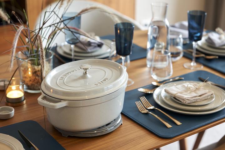 Image du produit Staub Cocotte ovale (31 cm, Cocotte + faitout, Fonte)