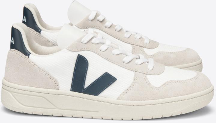 Actual product image Veja V-10 (43)