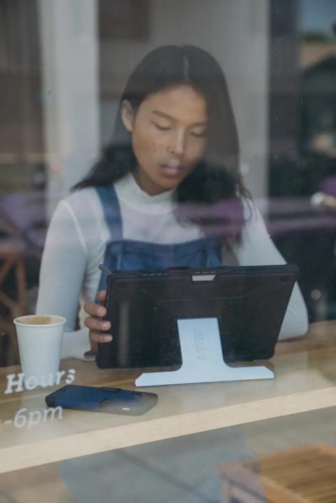 Produktbild UAG Metropolis (Microsoft Surface Pro 7, Microsoft Surface Pro 7+, Microsoft Surface Pro 4, Microsoft Surface Pro 5, Microsoft Surface Pro 6)
