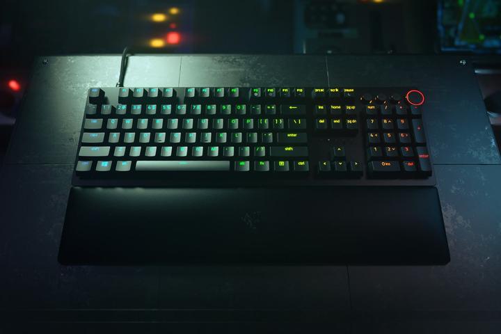 Actual product image Razer Huntsman V2 (DE, Cable)