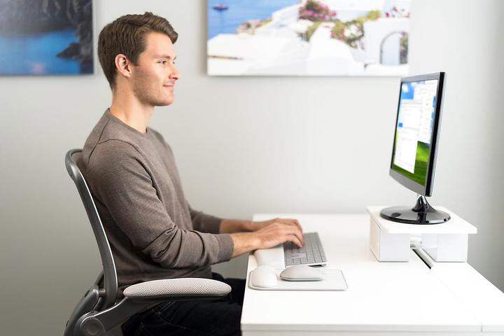 Actual product image Kensington K50437EU ErgoSoft mousepad with wrist rest for standard mousepilkas (M)