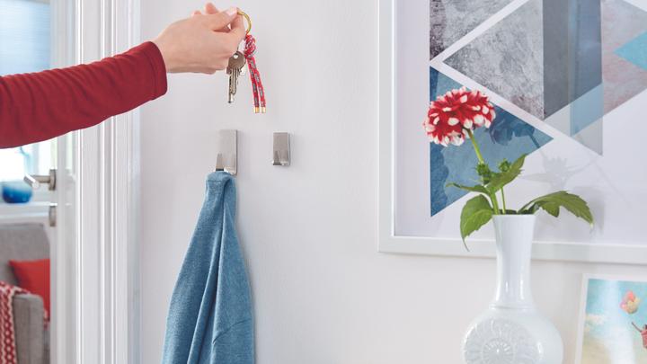 Actual product image tesa Metal hook SMALL