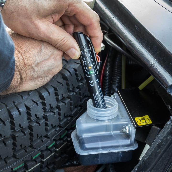Actual product image Dema KFZ Auto LED Bremsflüssigkeitstester Testgerät Tester Bremsflüssigkeit