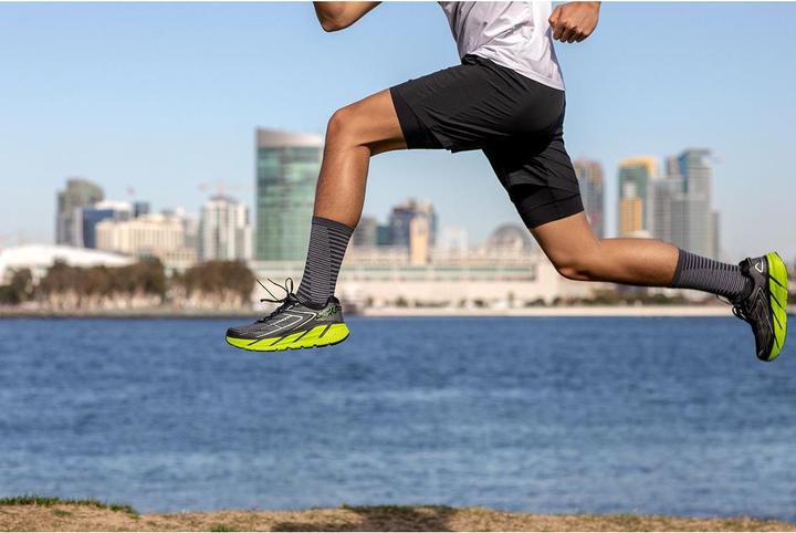 Actual product image Injinji Run Lightweight Crew Socks (M)