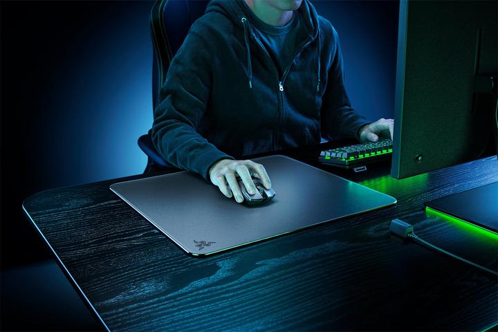 Actual product image Razer Atlas (L)