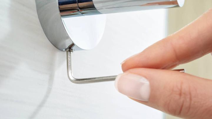 Actual product image tesa SMOOZ soap dispenser incl. adhesive solution without drilling