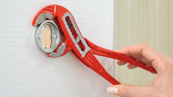 Actual product image tesa SMOOZ soap dispenser incl. adhesive solution without drilling