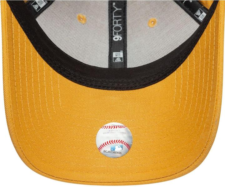 Actual product image New Era 9Forty Damen Cap - Metallic New York Yankees Gold